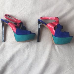 Jessica Simpson funky heels🔥